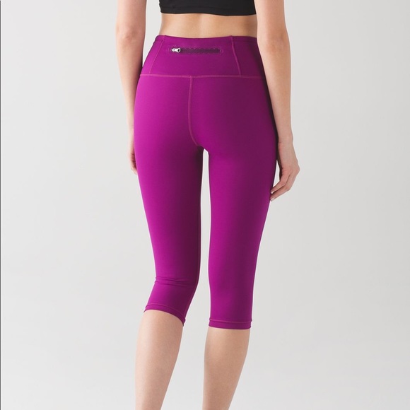 Lululemon Fast Times 17" Crop in Deep Fushia - Picture 3 of 16